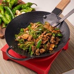 หมูคุโรบูตะผัดพริกหยวกจีน