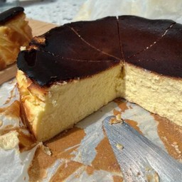 *BASQUE BURNT CHEESE CAKE