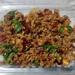 ข้าวกะเพราเนื้อสับ