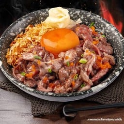 ข้าวหน้าเนื้ออิวาเตะวากิว A4 ไข่ดอง