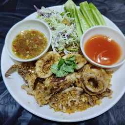 ปลาหมึก ทอดกระเทียม
