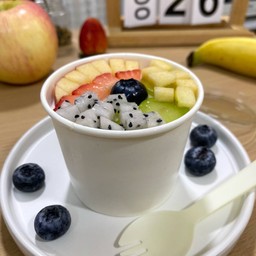 Cracker Berry Greek Cup
