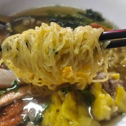 บะหมี่เกี๊ยวหมูแดง