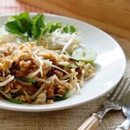 คุณเชิญ - สาขาเชียงใหม่ โรงเรียนสอนนวด ชีวกโกมารภัจจ์ ถนนวัวลาย