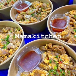 ข้าวหมูนุ่มผัดซอสสุกี้