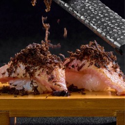 ซูชิโอโทโร่เผาไฟและทรัฟเฟิล