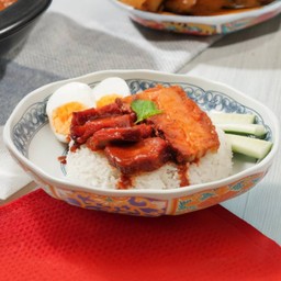 ข้าวหมูแดงหมูกรอบไข่ต้ม