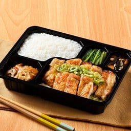 ไก่ย่างถ่านซอสชิโอะเนงิ