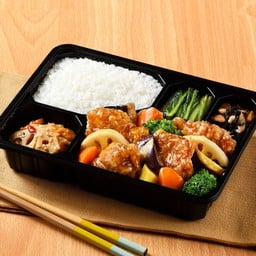 ไก่ผัดซอสคุโรสุ