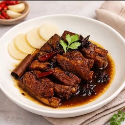 ซี่โครงหมูตุ๋นราดข้าว