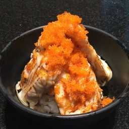 ข้าวหน้าแซลมอนย่าง