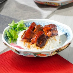 ข้าวหมูสามชั้นตุ๋น หงเส้าโหรว