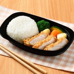 อาหารชุดหมูทอดสำหรับคุณหนู