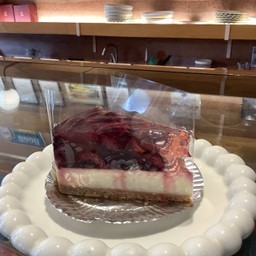 Cherry jelly cheese pie