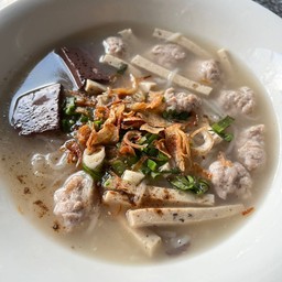 ก๋วยจั๊บหมู