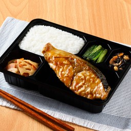 ปลาบุรีย่างราดซอสเทอริยากิ