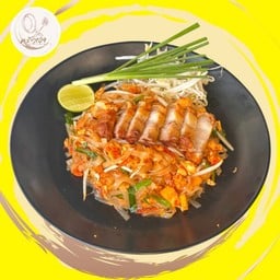 ผัดไท หมูกรอบ