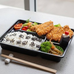 เบนโตะหมูชุบแป้งทอด