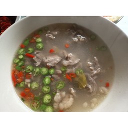 เนื้อสดติดมัน  ต้มข่าตะไคร้ ใบมะกรูด  พริกซอย มะนาว ซดแล้วโล่งคอ