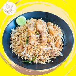 มาม่าผัดไท หมูกรอบ