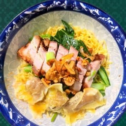 ร้านราชาบะหมี่เกี๊ยว คู้บอลแยก52