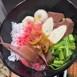 ร้านก๋วยเตี๋ยวแชมป์ เอกชัย109 (โทนี่)