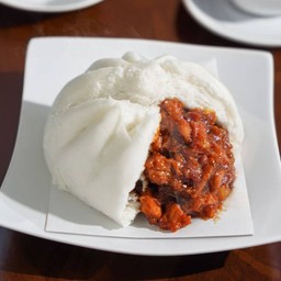 ซาลาเปาหมูแดง