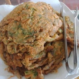 ชะอมทอด+น้ำพริกกะปิ