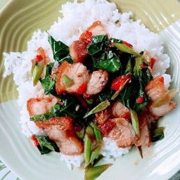 ครัวเฮียนพ อาหารตามสั่ง