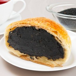 พายเปี๊ยะงาดำ