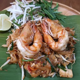 ผัดไทยต้นหูกวาง