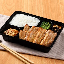 หมูสามชั้นหมักซอสโชยุโคจิย่างถ่าน