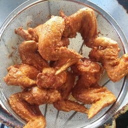 ไก่ทอดนายศร