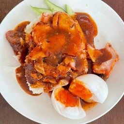 ข้าวหมูแดงข้างศาล