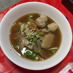ก๋วยเตี๋ยวเนื้อสดน้ำใส