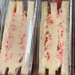 แซนวิชปูอัดมายองเนส