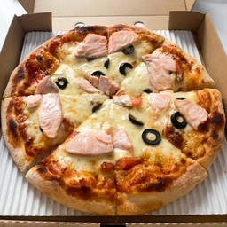 พิซซ่าแซลมอน