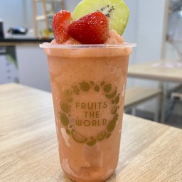 สตรอเบอร์รี่ + กีวี่ สมูทตี้