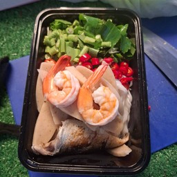 ยำขนมจีนปลาทูหมูยอ(ไม่มีกุ้งนะคะ)