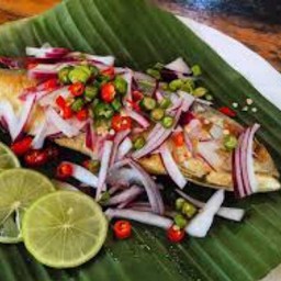 KD05 ยำปลาทูหอม (2ตัว)