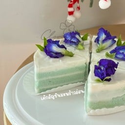 เค้กอัญชันมะพร้าวอ่อน