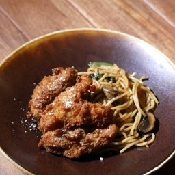 สไปซี่ไก่กรอบผัดซอส