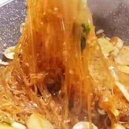 เห็ดอบ วุ้นเส้น พร้อมน้ำจิ้มรสเด็ด