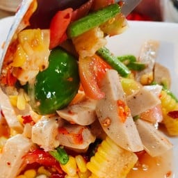 ตำข้าวโพดหมูยอปลาร้า