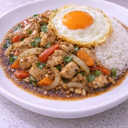 ข้าวราดไก่พริกไทยดำ+ไข่ดาว