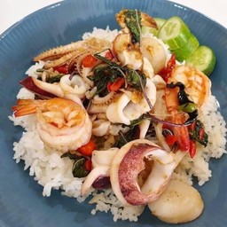 ผัดฉ่าทะเลรวม