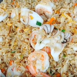 ข้าวผัดทะเล