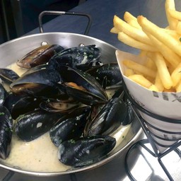 Sauteed Black Mussels