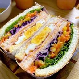 บ้านแซนด์วิช