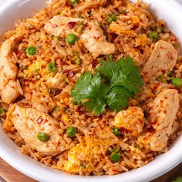 ข้าวผัดต้มยำไก่
